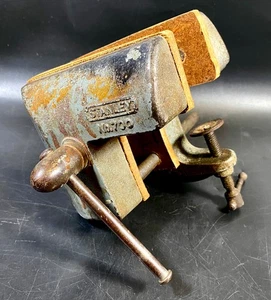 Vintage Stanley No.700 Woodworking Bench Mount Corner Vice 5" X 4" USA - Picture 1 of 10