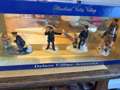 Accesorio Heartland Valley Village 4 piezas Deluxe Village - Policía 4 escenas Foto 1 de 4