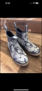 Huk Women's Fishing Boots - Picture 1 of 1