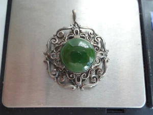 Antiguo Colgante de Plata Esterlina Nefrita Caja de Veneno de Colección RARO - Imagen 1 de 11