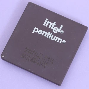Vintage Intel Pentium 133Mhz Socket 7 CPU Processor SY022 Ceramic w/ Gold Pins - Picture 1 of 3