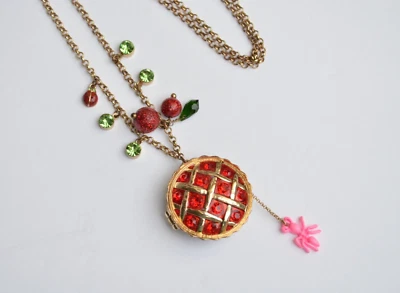 Colar longo Betsey Johnson verão piquenique querida medalhão formiga glitter - Imagem 1 de 4