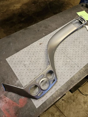 2008 - 2012 年斯巴鲁 Impreza Dash 气候控制装饰边框,银色  — 第 1/4 张图片