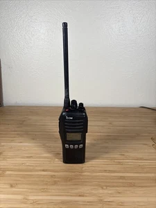 ICOM RADIOS VHF Handheld Radio MODEL:IC-F3161DS - Picture 1 of 7