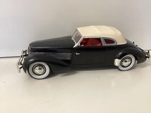 1937 Cord Supercharged Signature 1:18 Die Cast model - Picture 1 of 5