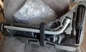 Genuine Porsche Tool Kit 95B012106 - Picture 1 of 9