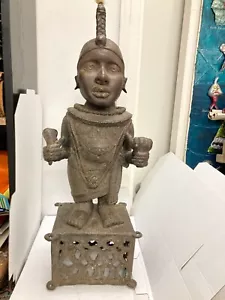 Vintage Benin Bronze figure of an Important person on a pierced stand - Picture 1 of 9