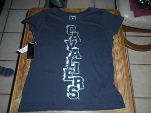 Neuwertig mit Etikett Medium Campus Couture UVA Cavaliers Bedazzled T-Shirt - Bild 1 von 1