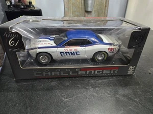 1/18 HWY 61 DODGE CHALLENGER CONCEPT SUPER STOCK COLOR ME GONE HARD FIND MOPAR - Picture 1 of 6