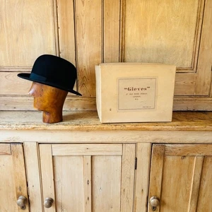 VINTAGE BOWLER HAT BLACK GIEVES OLD BOND STREET LONDON + CARD BOX - SIZE 55CM - Picture 1 of 14