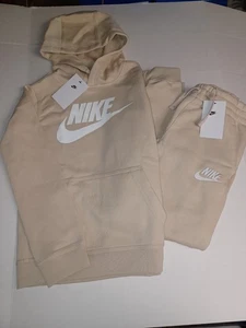 Nike Sportswear Club Fleece Sweatsuit mit Kapuze. Nagelneu. Kinder Größe: M - XL. - Bild 1 von 10