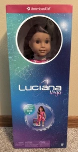 Muñeca Luciana Vega American Girl del año 2018 + libro, nueva en caja - Imagen 1 de 8