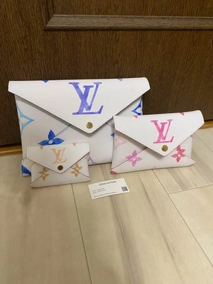 LOUIS VUITTON By the Pool Monogram Giant Pochette Kirigami White M82387 RFID - Image 1 of 4