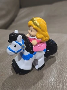 Fisher Price Little People Disney Princess Aurora Klip Klop Sleeping Beauty - Picture 1 of 6