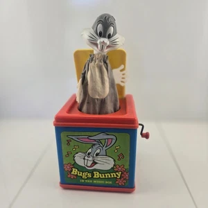 De colección Mattel Bugs Bunny In The Music Box Juguete Jack-in-the-Box - Imagen 1 de 6
