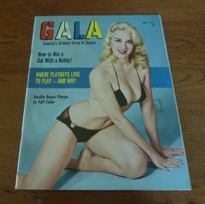 GALA MAGAZINE SEPTEMBER 1958   VINTAGE GLAMOR   2 COLOR CENTER SECTION LADIES - Imagen 1 de 3