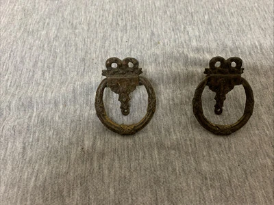 Lote de 2 puxadores antigos de gaveta de fiança provincial francesa de bronze fundido - Imagem 1 de 4