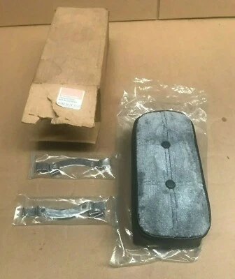 ORIGINAL HARLEY DAVIDSON SISSY BAR BACK REST BLACK LEATHER W/ GRAY CLOTH (U76) - Image 1 of 4