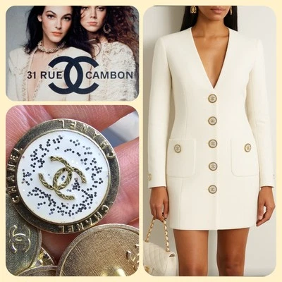 Chanel Buttons White And Gold, Lot 10, 23mm - Image 1 of 4
