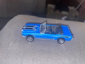 Hot Wheels 1983 Mattel '65 Ford Mustang Convertible 1/64 Diecast Blue Version - Bild 1 von 5
