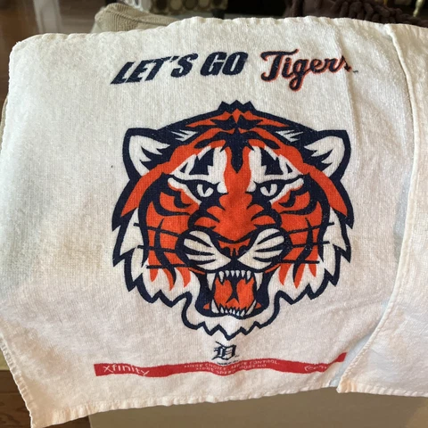 Detroit Tigers And Toledo Mud Hens Souvenir Towels (Lot Of 5) 2011-2013 Cover