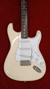 FENDER MEXICO 70S STRATOCASTER Used 2009 Ashbody Rosewood fingerboard w/Softcase - Picture 1 of 10