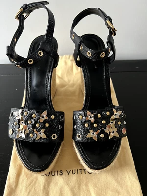 womens shoes LOUIS VUITTON - Image 1 of 4