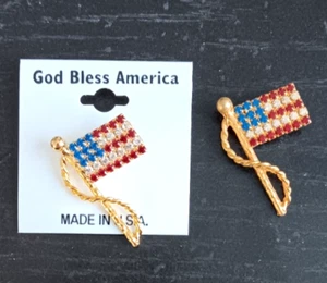 (2) Gold Tone American Flag Lapel Pins Red White & Blue USA Patriotic Rhinestone - Picture 1 of 3