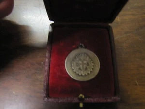 MOTORSPORT MEDAILLE A.C.I. 4. Klasse G.T.I. JAHR 1952 IN SILBER (17) - Bild 1 von 2