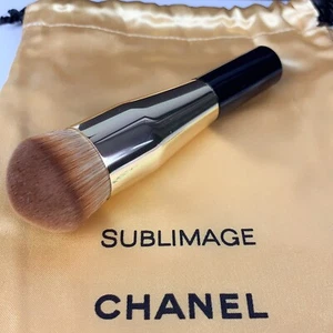 Chanel Sublimage Foundation Brush Full Size+Chanel Sublimage Gold Pouch Dust Bag - Picture 1 of 22