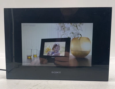 Sony 7" Digital Photo Frame DPF-D92 With Clock & Slideshow - No Remote or Prop - Image 1 of 4