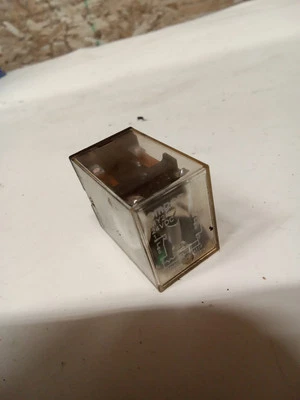 Omron MY2N DC24 Relay 24VDC  - Image 1 of 4