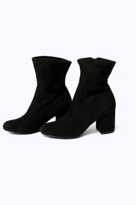 Unisa Black Faux Suede Block Heel Ankle Boots Zip Up Stretch Fit Round Toe Sz 8 - Image 1 of 4