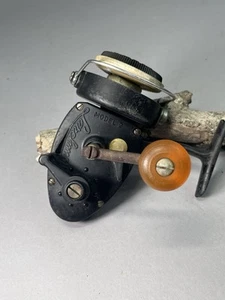 Vintage Airex Larchmont Spinning Reel Model 3 Lionel Corp, unique handle - Picture 1 of 11
