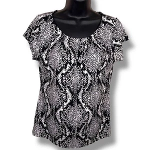 Petite Medium Worthington Black White Snake Print Short Sleeve Top Stretch - Picture 1 of 13