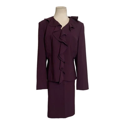 Conjunto de traje falda y blazer morado berenjena Albert Nipon talla 16 Foto 1 de 4