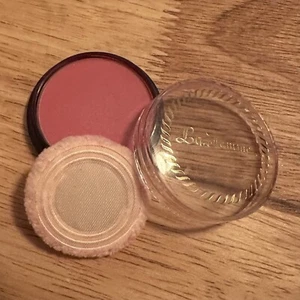 La Femme Kosmetik Rouge auf Rouge Schatten 0,14 Oz. ROSE CHIFFON Brandneu - Bild 1 von 3