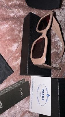 Женские солнцезащитные очки Prada PR 08YS - румяна (1AB5S0) - Изображение 1 из 3