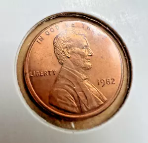 !!!SERIOUS PRICE DROP pack!!!FAMOUS 1982 SMALL DATE + 1982 N/MM+1982D (COPPER) - Picture 1 of 19