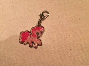 2015 My Little Pony Pink Charm HASBRO Key Symbol D2 - Picture 1 of 2