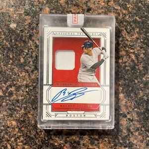 2019 National Treasures Rafael Devers Material Signatures Patch AUTO #d 17/25 - Bild 1 von 3
