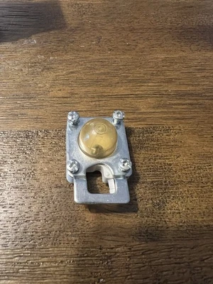 Echo Purge Body P# P005004240 Comes With Retainer, Bulb, Screws Used - Image 1 of 3