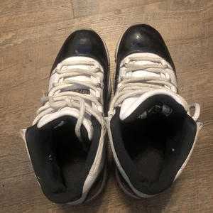 Jordan 11 Gratitude Size 10 - Picture 1 of 5