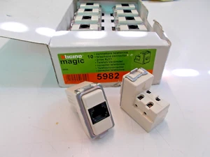 BTICINO MAGIC ART.5982 PRESA TEL. RETE DATI RJ11 4 CONTATTI - Zdjęcie 1 z 11