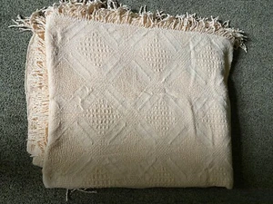 Vintage Peach Bedspread Coverlet With Fringe - Picture 1 of 5