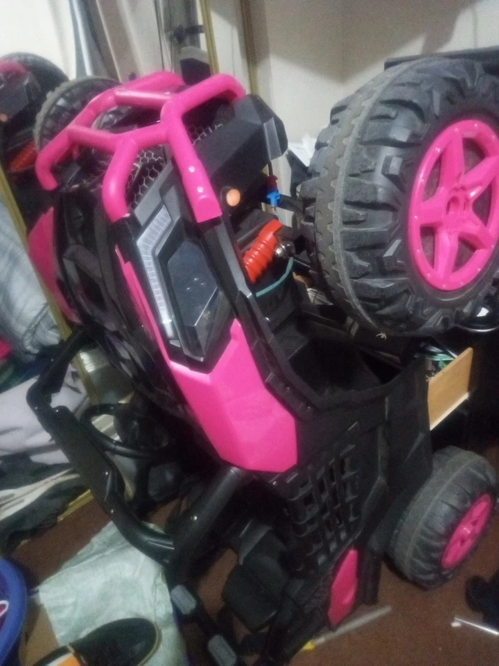 Coche de juguete con ruedas eléctricas para niños de 12 V con control remoto y Bluetooth Foto 1 de 3