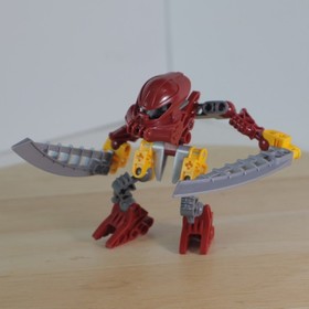 Lego Bionicle Matoran Balta (8725) Complete Figure. No instructions or box