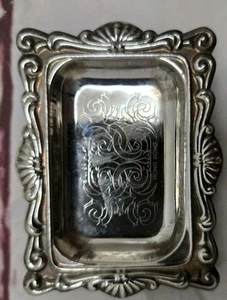 Mini Bandeja Vintage Plateada 2.5" x 3.25" Hecha en Hong Kong Rollo Grabado - Imagen 1 de 4