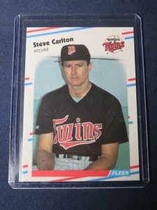 1988 Fleer Glossy STEVE CARLTON Baseball Card #7 Minnesota Twins MINT -toploader