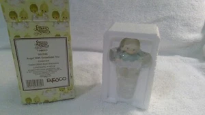 Precious Moments 2002 de colección, (exclusivo de Avon) #952346 "Ángel con trío de copos de nieve" nuevo en caja - Imagen 1 de 4